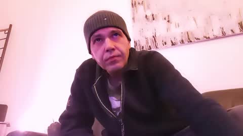 Snapshot of spliffray chatting on 01/22/25, 04:44 spliffray online show from 01/22/25, 04:44