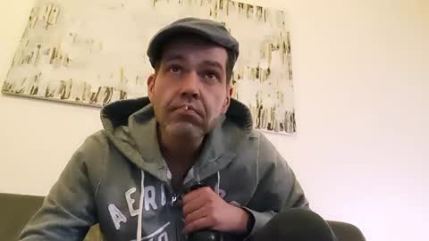 Snapshot of spliffray chatting on 02/11/25, 12:38 spliffray online show from 02/11/25, 12:38