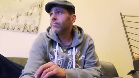 Snapshot of spliffray chatting on 03/05/25, 03:29 spliffray online show from 03/05/25, 03:29