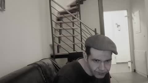 Snapshot of spliffray chatting on 03/06/25, 12:54 spliffray online show from 03/06/25, 12:54