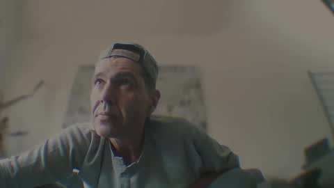 Snapshot of spliffray chatting on 09/17/25, 04:41 spliffray online show from 09/17/25, 04:41