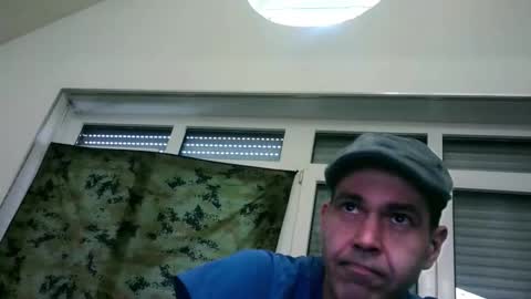 Snapshot of spliffray chatting on 04/07/26, 03:23 spliffray online show from 04/07/26, 03:23