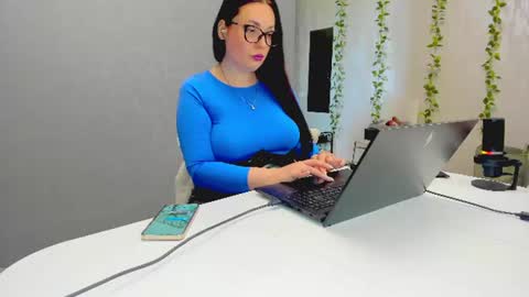 Snapshot of spoiled_lilit chatting on 07/05/26, 03:19 Lilith online show from 07/05/26, 03:19