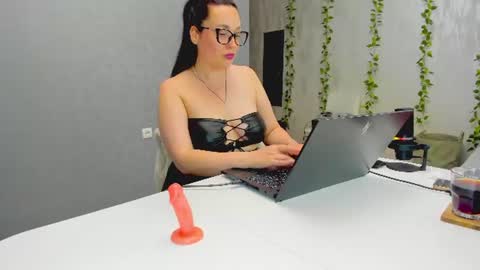 Snapshot of spoiled_lilit chatting on 07/11/26, 05:59 Lilith online show from 07/11/26, 05:59