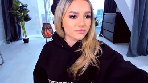 Anna online show from 02/06/25, 12:16