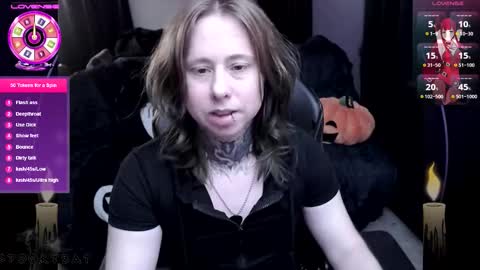 Snapshot of spookbats chatting on 11/17/25, 11:32 Shio online show from 11/17/25, 11:32