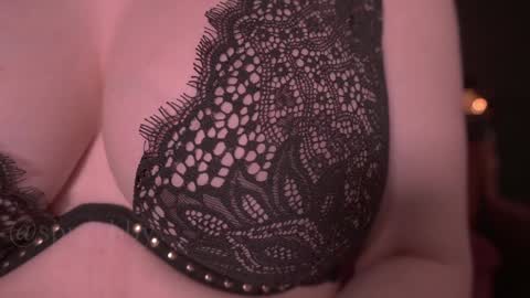 Snapshot of spr_abby chatting on 12/02/24, 11:18 Abby online show from 12/02/24, 11:18