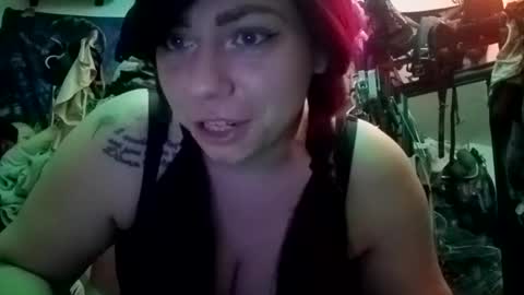 Snapshot of spunfoxxx chatting on 09/18/25, 11:29 spunfoxxx online show from 09/18/25, 11:29