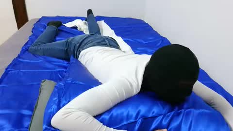 Snapshot of spyboyxx25 chatting on 11/09/25, 05:44 boyxxx25 online show from 11/09/25, 05:44