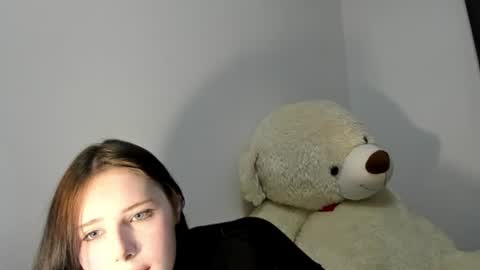 Snapshot of sqsonya chatting on 06/15/26, 04:31 marunyashh online show from 06/15/26, 04:31