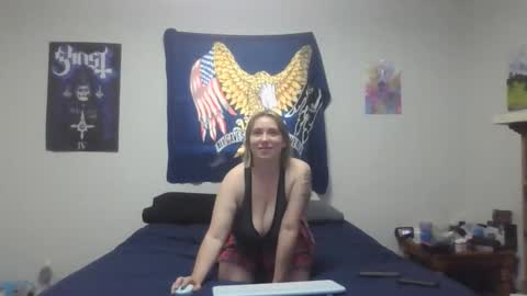 squeakerkitty online show from 04/17/26, 07:39