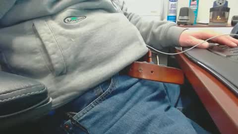 Snapshot of squirrelly82 chatting on 02/09/26, 09:30 make me cum c2c talk to me online show from 02/09/26, 09:30