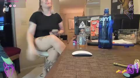 Snapshot of squirt_vip_room chatting on 09/27/25, 03:44 Roxy Day  Mossimo Knight online show from 09/27/25, 03:44