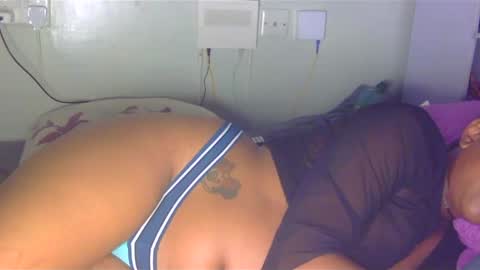 Snapshot of squirtqueen333 chatting on 02/09/25, 08:54 shana online show from 02/09/25, 08:54