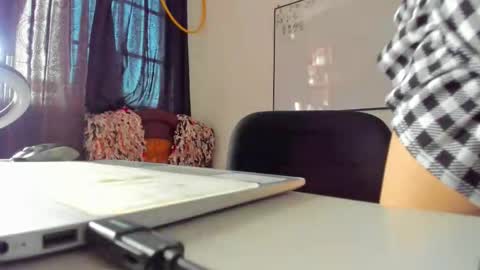 Snapshot of squirttati33 chatting on 06/03/26, 02:33 Tati online show from 06/03/26, 02:33
