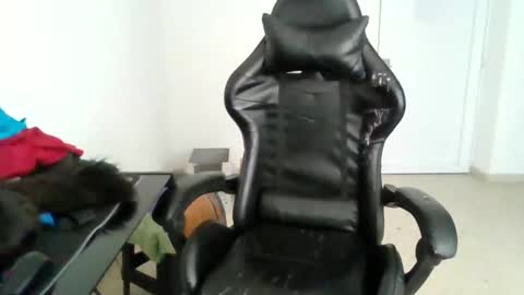 Vic online show from 11/12/25, 11:14