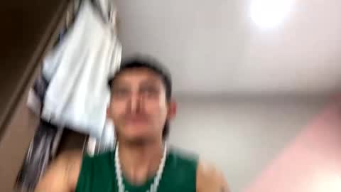 Snapshot of srcejotas chatting on 12/19/24, 02:35 sorry mom online show from 12/19/24, 02:35