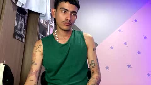 Snapshot of srcejotas chatting on 12/19/24, 10:53 sorry mom online show from 12/19/24, 10:53