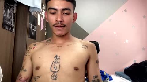 Snapshot of srcejotas chatting on 12/22/24, 08:25 sorry mom online show from 12/22/24, 08:25