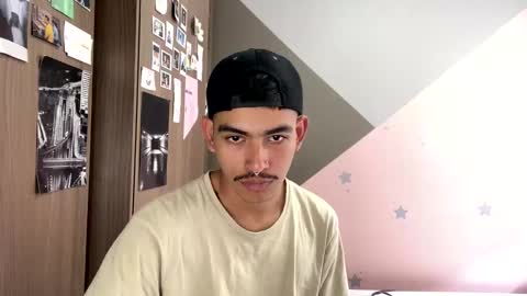 Snapshot of srcejotas chatting on 01/09/25, 05:43 sorry mom online show from 01/09/25, 05:43