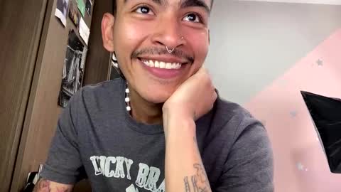 Snapshot of srcejotas chatting on 01/16/25, 04:28 sorry mom online show from 01/16/25, 04:28