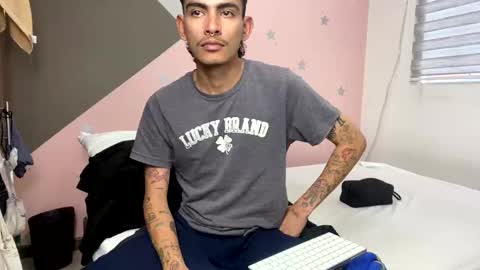 Snapshot of srcejotas chatting on 01/30/25, 10:19 sorry mom online show from 01/30/25, 10:19