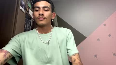 Snapshot of srcejotas chatting on 02/10/25, 11:13 sorry mom online show from 02/10/25, 11:13