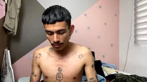 Snapshot of srcejotas chatting on 02/12/25, 09:33 sorry mom online show from 02/12/25, 09:33