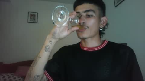 Snapshot of srcejotas chatting on 02/19/25, 08:20 sorry mom online show from 02/19/25, 08:20