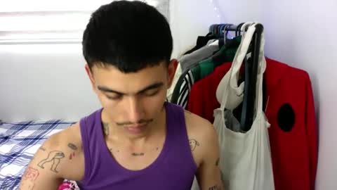 Snapshot of srcejotas chatting on 09/12/25, 08:09 sorry mom online show from 09/12/25, 08:09