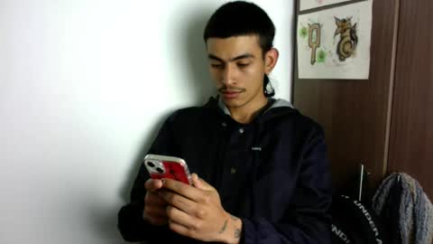 Snapshot of srcejotas chatting on 09/26/25, 11:09 sorry mom online show from 09/26/25, 11:09