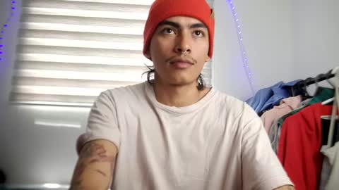 Snapshot of srcejotas chatting on 10/09/25, 04:49 sorry mom online show from 10/09/25, 04:49