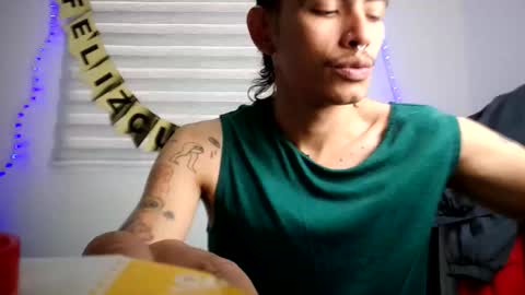 Snapshot of srcejotas chatting on 10/12/25, 06:29 sorry mom online show from 10/12/25, 06:29