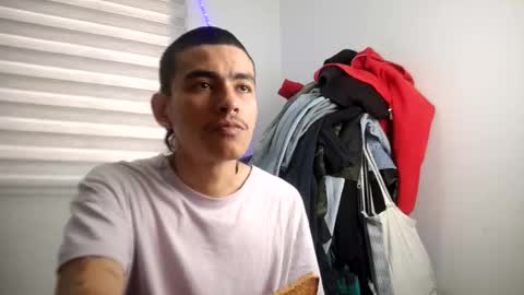 Snapshot of srcejotas chatting on 10/15/25, 03:56 sorry mom online show from 10/15/25, 03:56