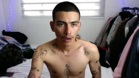 Snapshot of srcejotas chatting on 10/16/25, 08:43 sorry mom online show from 10/16/25, 08:43