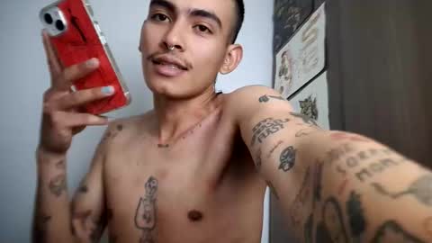 Snapshot of srcejotas chatting on 10/18/25, 07:03 sorry mom online show from 10/18/25, 07:03