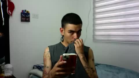 Snapshot of srcejotas chatting on 10/26/25, 08:04 sorry mom online show from 10/26/25, 08:04