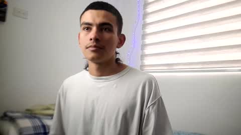 Snapshot of srcejotas chatting on 10/31/25, 07:48 sorry mom online show from 10/31/25, 07:48