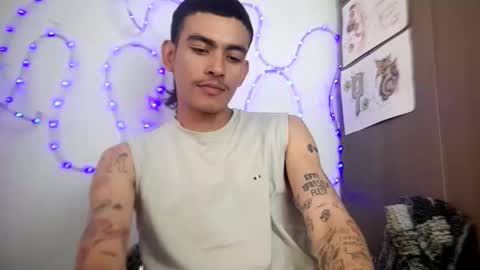 Snapshot of srcejotas chatting on 11/22/25, 06:40 sorry mom online show from 11/22/25, 06:40