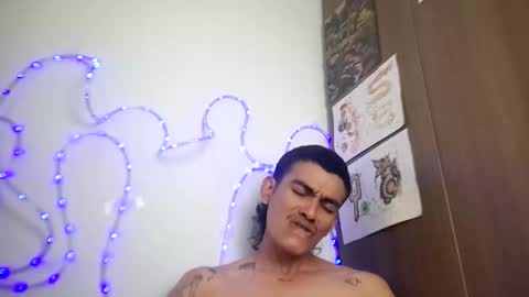 Snapshot of srcejotas chatting on 11/26/25, 07:37 sorry mom online show from 11/26/25, 07:37