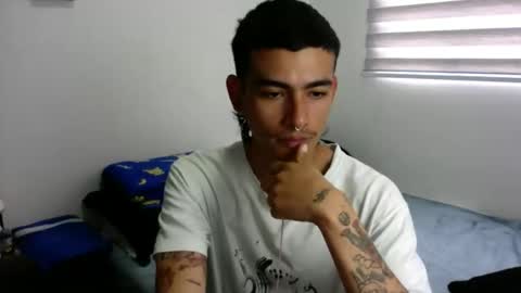 Snapshot of srcejotas chatting on 11/30/25, 03:16 sorry mom online show from 11/30/25, 03:16