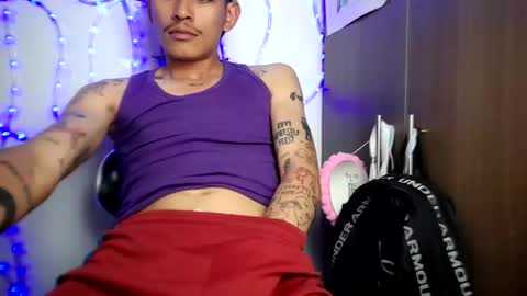 Snapshot of srcejotas chatting on 12/17/25, 10:05 sorry mom online show from 12/17/25, 10:05