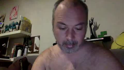 Snapshot of srekos38 chatting on 01/14/25, 01:47 srekos38 online show from 01/14/25, 01:47