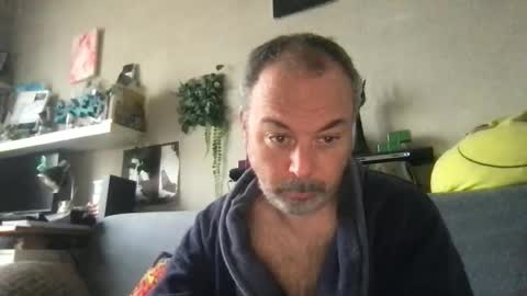 Snapshot of srekos38 chatting on 11/21/25, 08:35 srekos38 online show from 11/21/25, 08:35