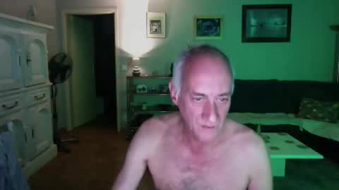 Snapshot of sscroli23 chatting on 12/16/25, 08:47 sscroli23 online show from 12/16/25, 08:47