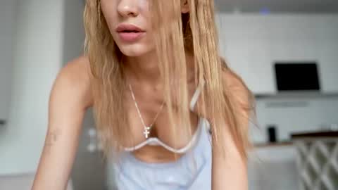 Snapshot of ssscarlett chatting on 06/25/26, 10:20 Scarlett online show from 06/25/26, 10:20