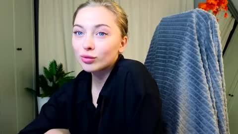 Kate online show from 11/19/25, 02:28