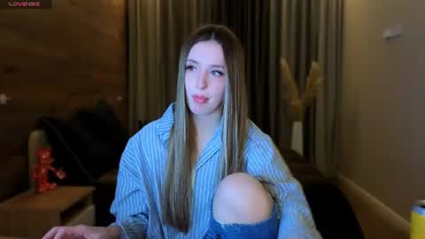 Chloe online show from 06/25/26, 07:40