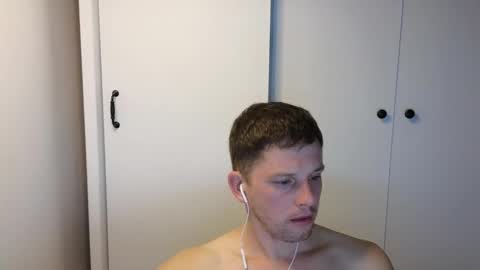 st1vemaster01 online show from 10/14/25, 03:57