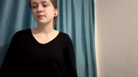 Snapshot of st_annia chatting on 02/21/26, 06:20 Emily online show from 02/21/26, 06:20